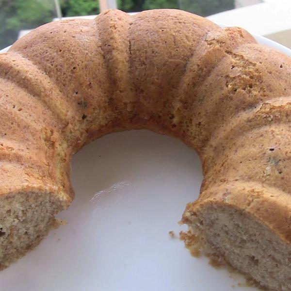Apple Cinnamon Raisin Cake ..... Flavors of the Fall in Sunny Singapore gallery photo 1