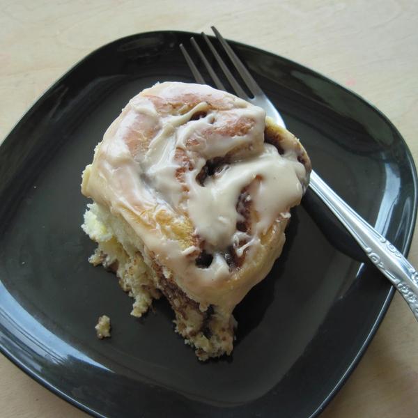 Delicious Gooey Cinnamon Rolls ..... gallery photo 1