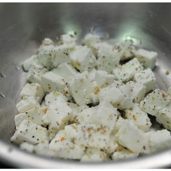 Palak Paneer Pizza with a Twist! gallery photo 3