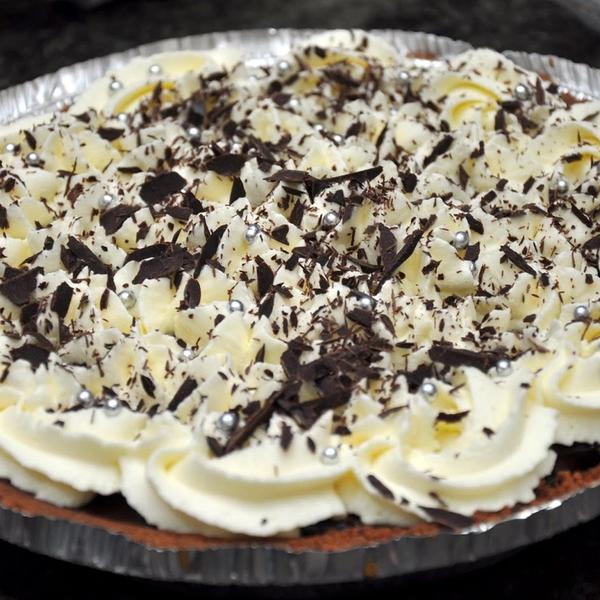 Easy & Quick Chocolate Pudding Pie  gallery photo 1