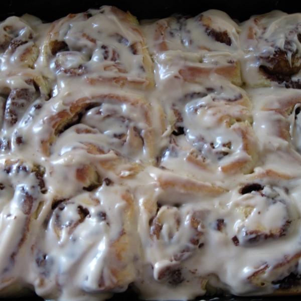Delicious Gooey Cinnamon Rolls ..... gallery photo 2
