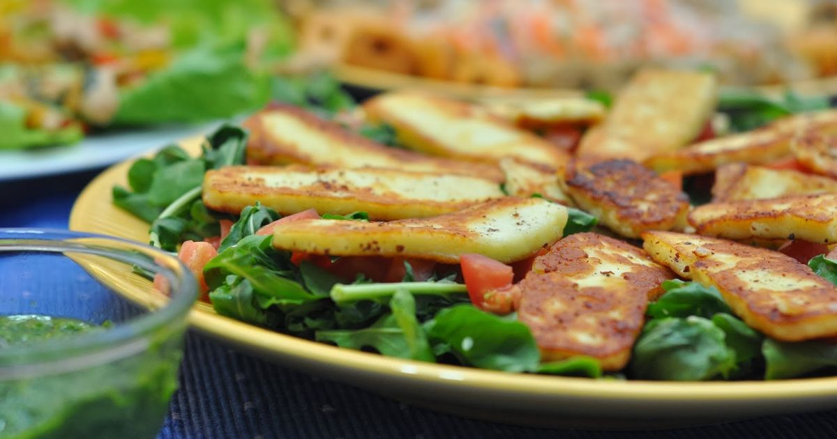 Grilled Halloumi Salad with Pesto 