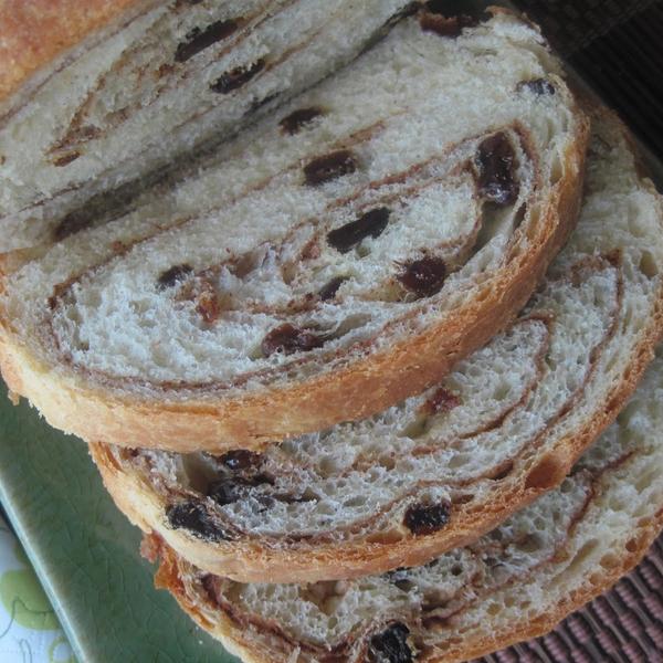 Cinnamon Raisin Swirl Bread gallery photo 1