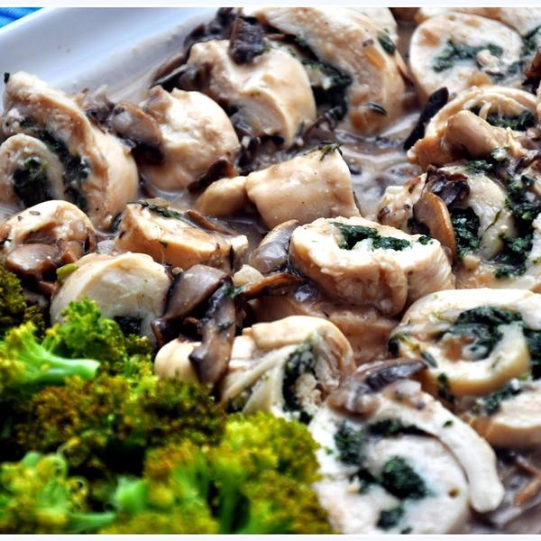 Spinach & Chicken Roll Ups With Mushroom Sauce gallery photo 1