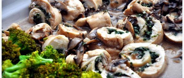 Spinach & Chicken Roll Ups With Mushroom Sauce