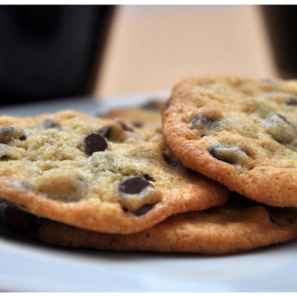 Easy and Delicious Chocolate Chip Cookies gallery photo 1