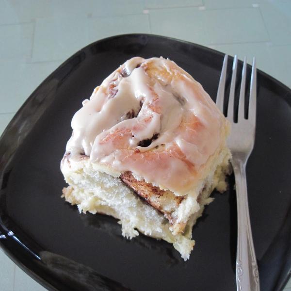 Delicious Gooey Cinnamon Rolls ..... gallery photo 3