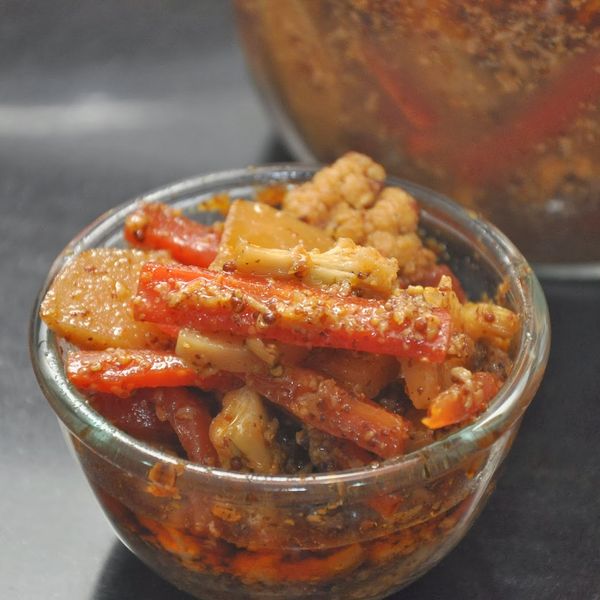Quintessentially Punjabi ..... Gajar Gobi Shalgam ka Achaar (Carrots Cauliflower & Turnips Pickle) gallery photo 3