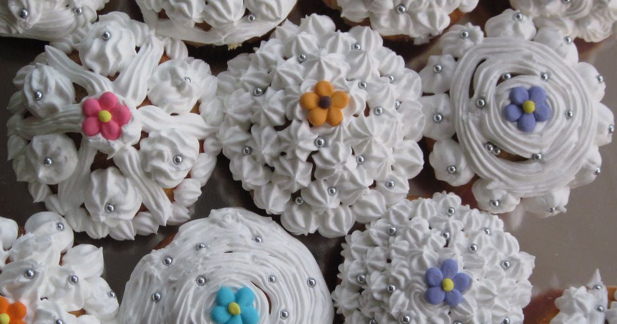 Cupcakes, Vanilla cupcakes, Royal Icing 