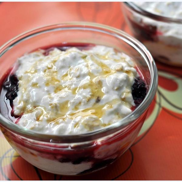 Perfect Summer Breakfast - No Cook Mango Berry Oatmeal gallery photo 1