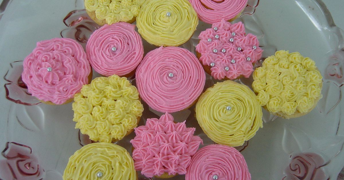 Mini Cupcakes for a Little Princess