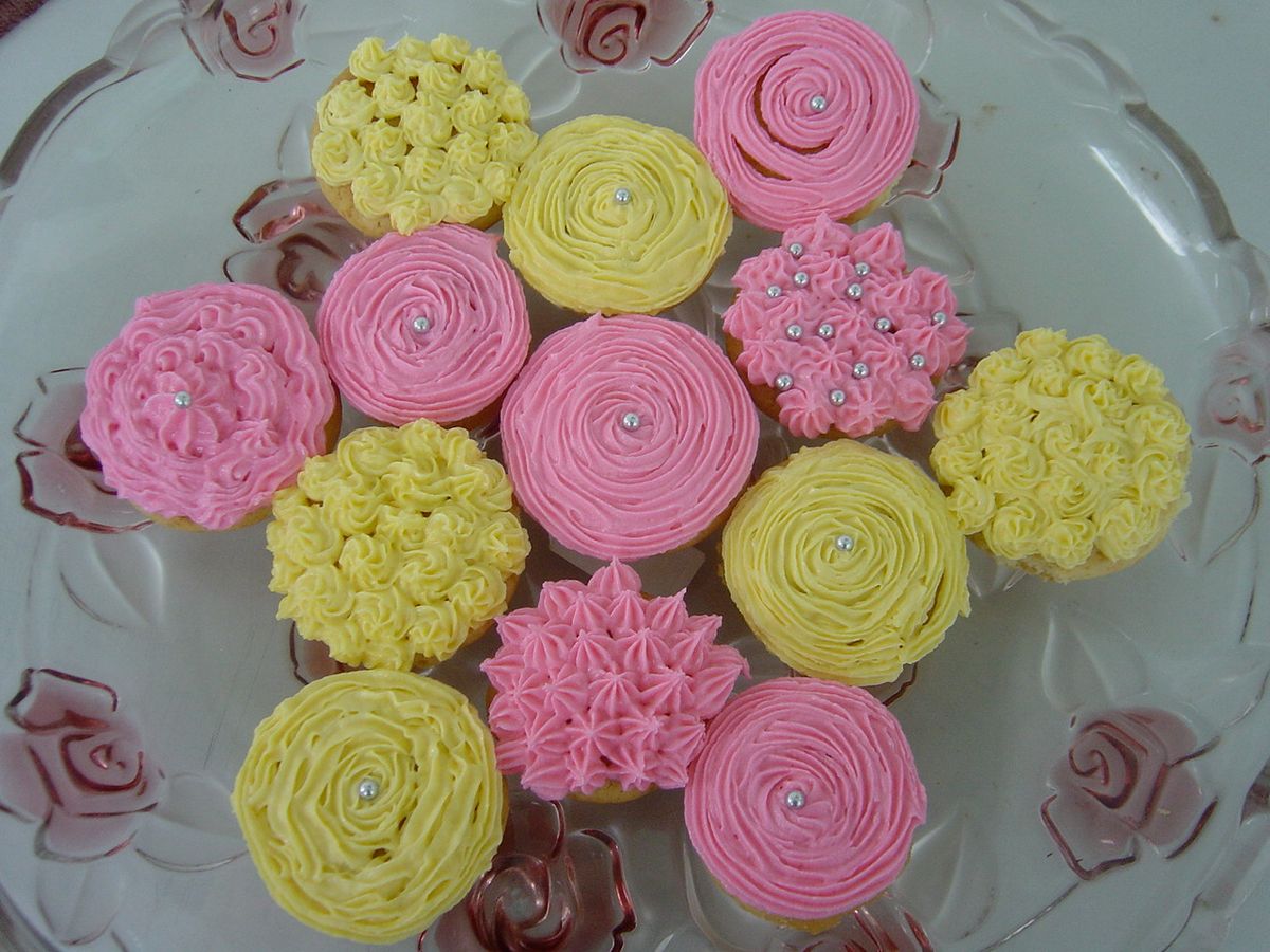 Click to view full image Mini Cupcakes for a Little Princess