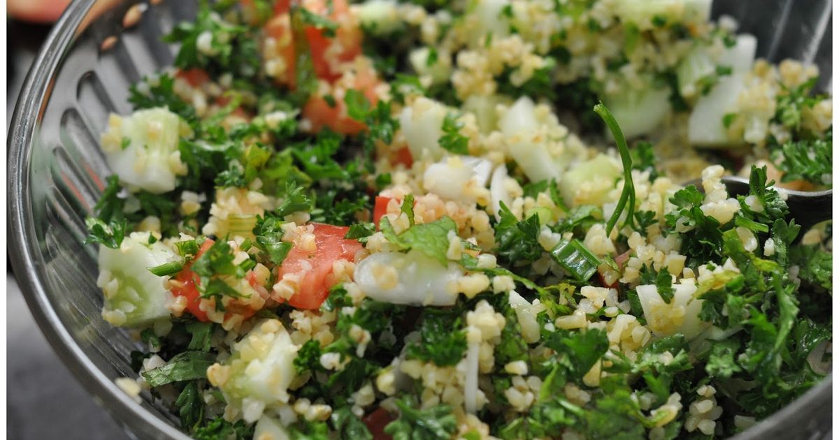 Tabbouleh - Fresh & Healthy Lebanese Salad
