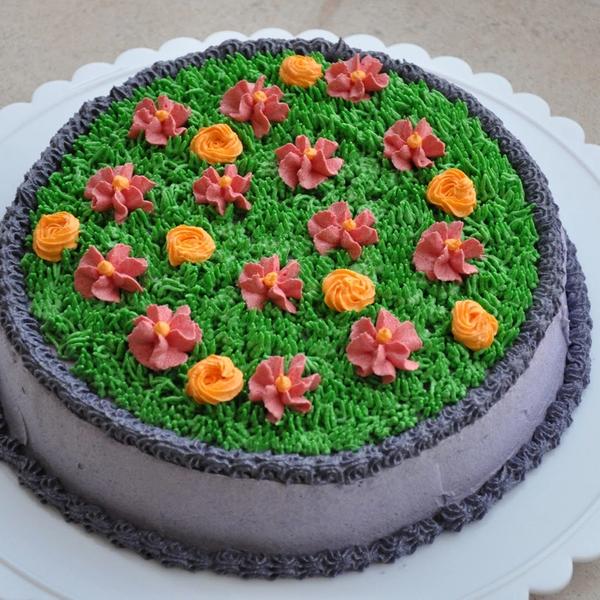 Made to Order Birthday Cake gallery photo 11