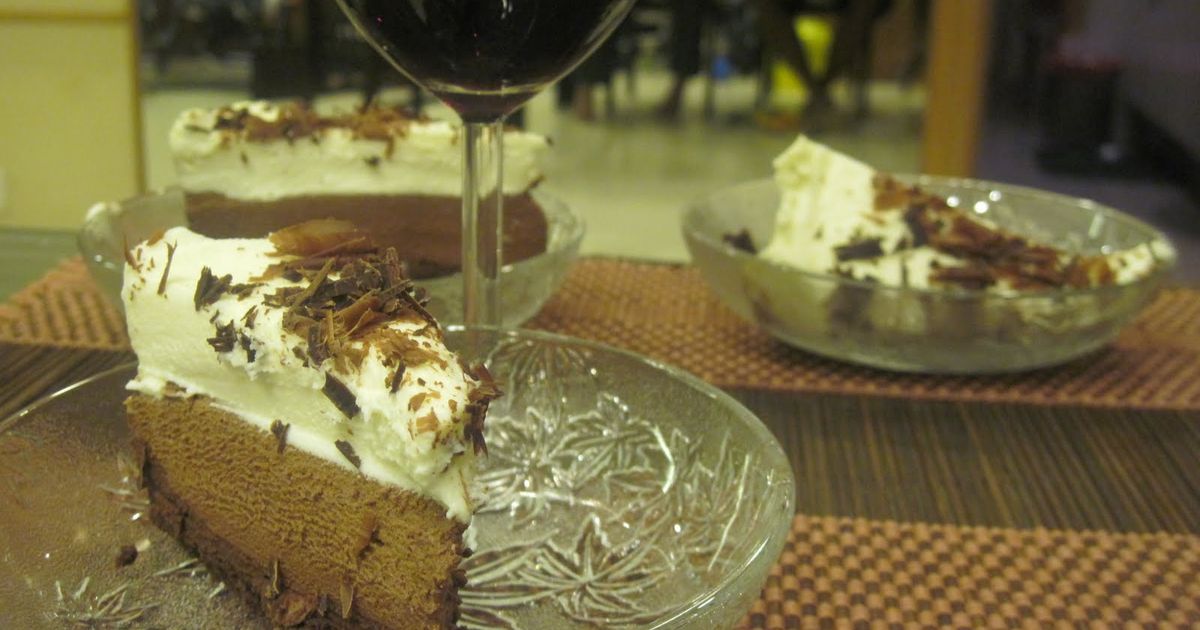 triple chocolate mousse cake, chocolate mousse cake, chocolate cake, flourless cake, gluten free cake, homemade mousse cake,