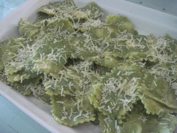 Ravioli in Spinach Pesto Sauce
