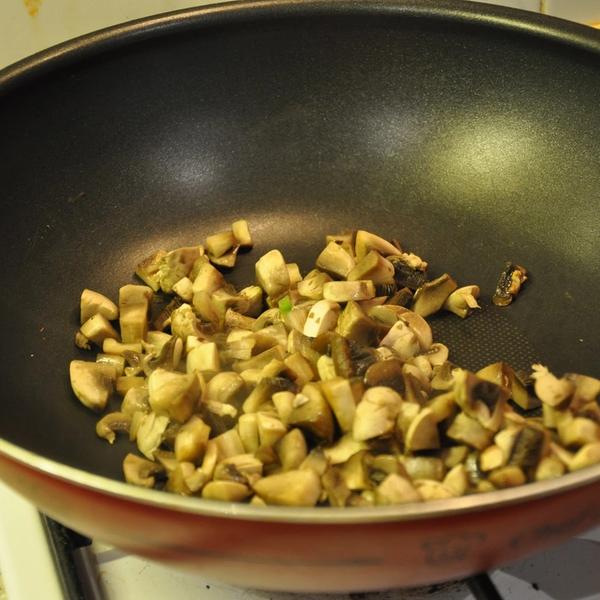 Mushroom Bolognese with Elbow Pasta gallery photo 4