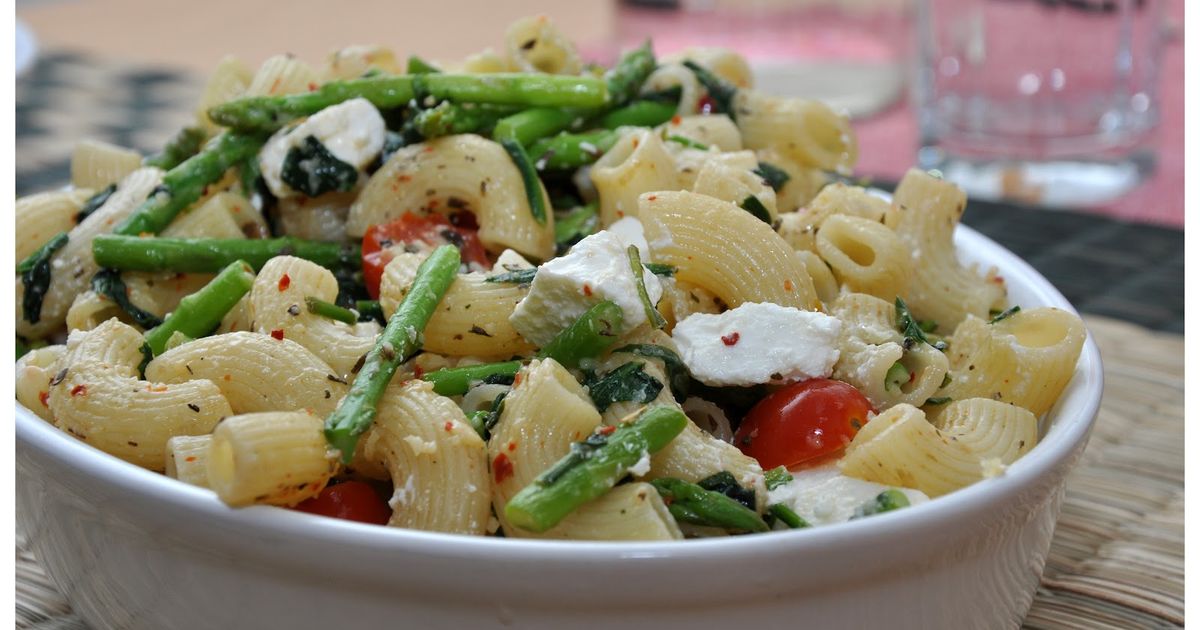 vegetarian pasta, vegetables and feta pasta, Italian at home, weeknight pasta dinner