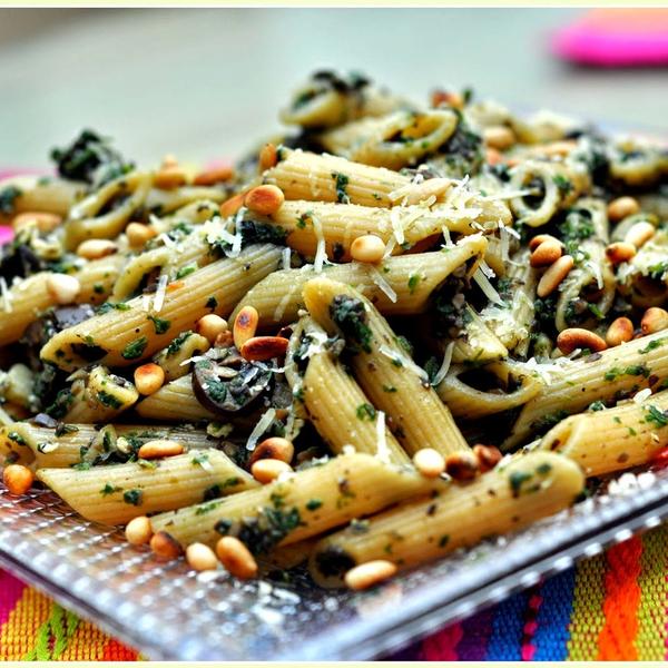 Mediterranean Style Mushroom Spinach Whole Wheat Pasta gallery photo 1