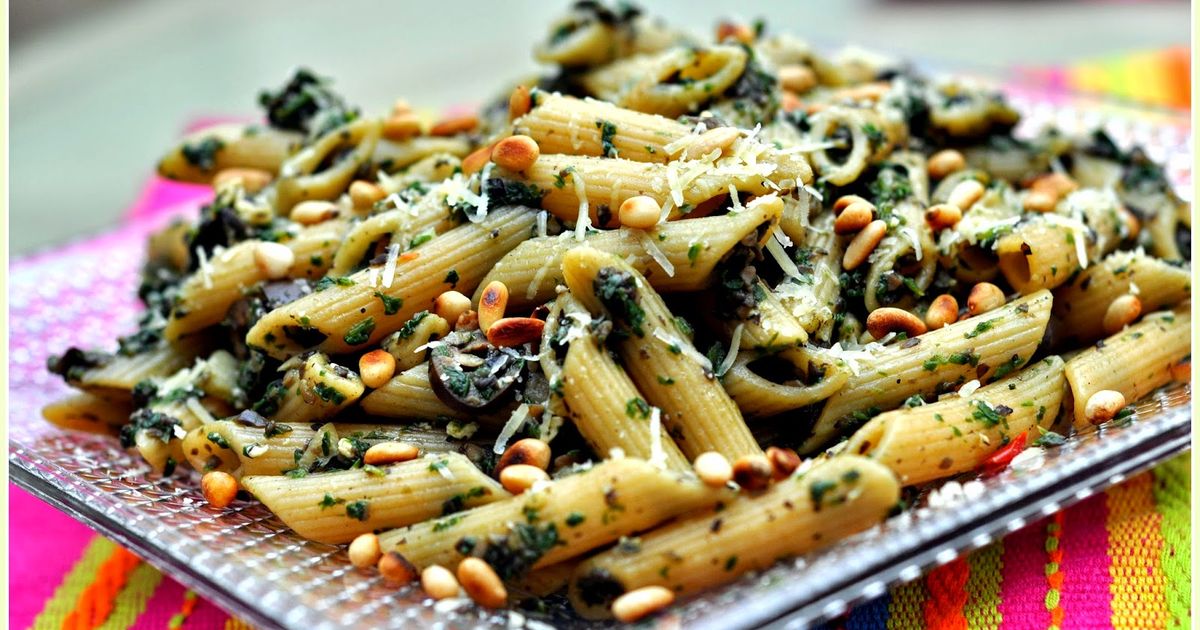 Mediterranean Style Mushroom Spinach Whole Wheat Pasta