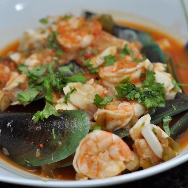 Light & Healthy Seafood Cioppino gallery photo 1