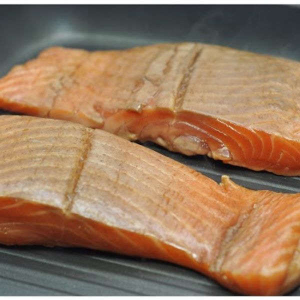 Spicy Teriyaki Marinated Salmon Salad gallery photo 3