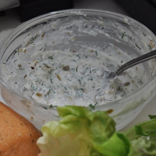 Delicious and Healthy Salmon Patty Sandwiches gallery photo 4