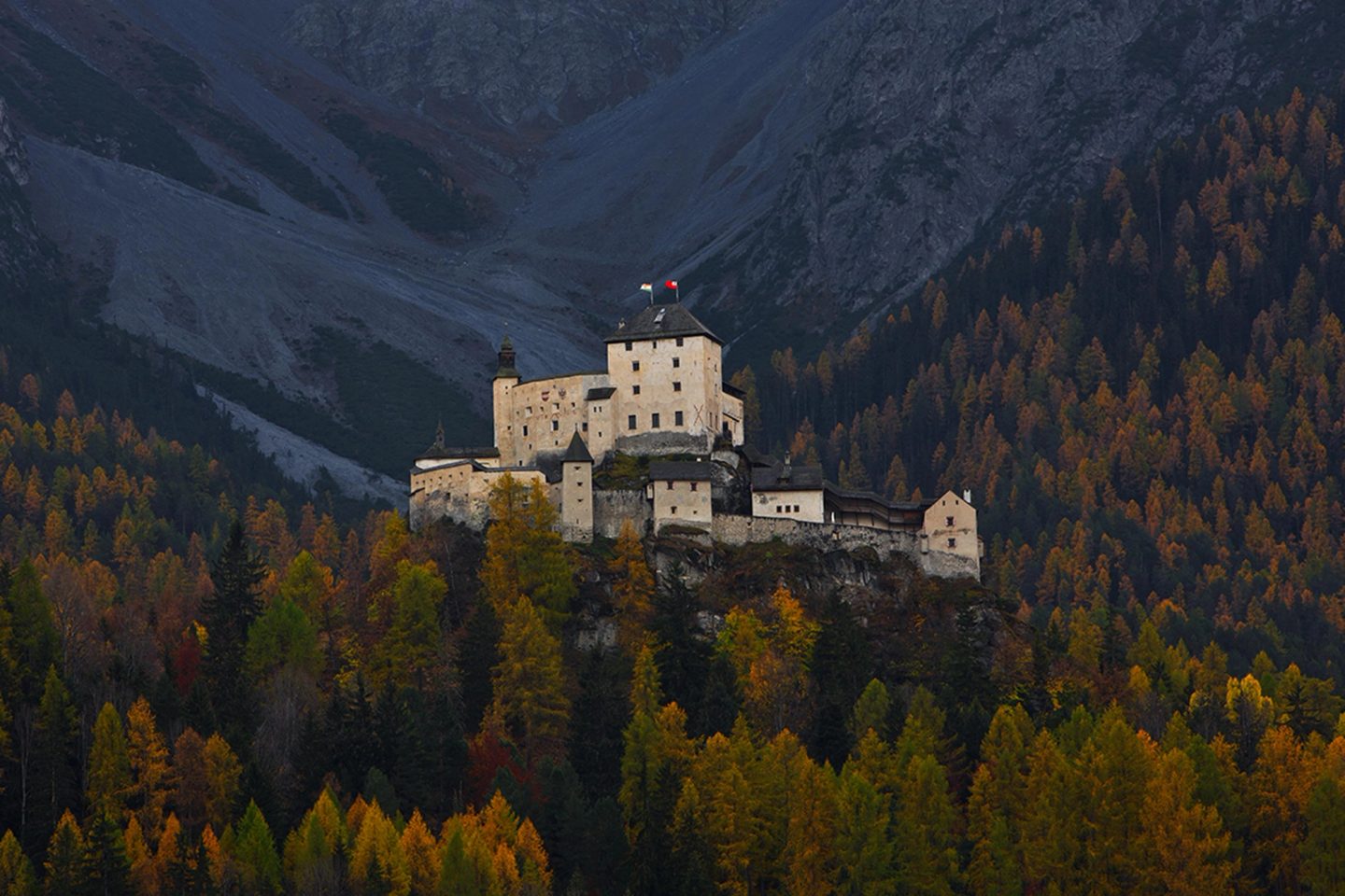 Chastè da Tarasp, Schloss Tarasp, Tarasp Castle