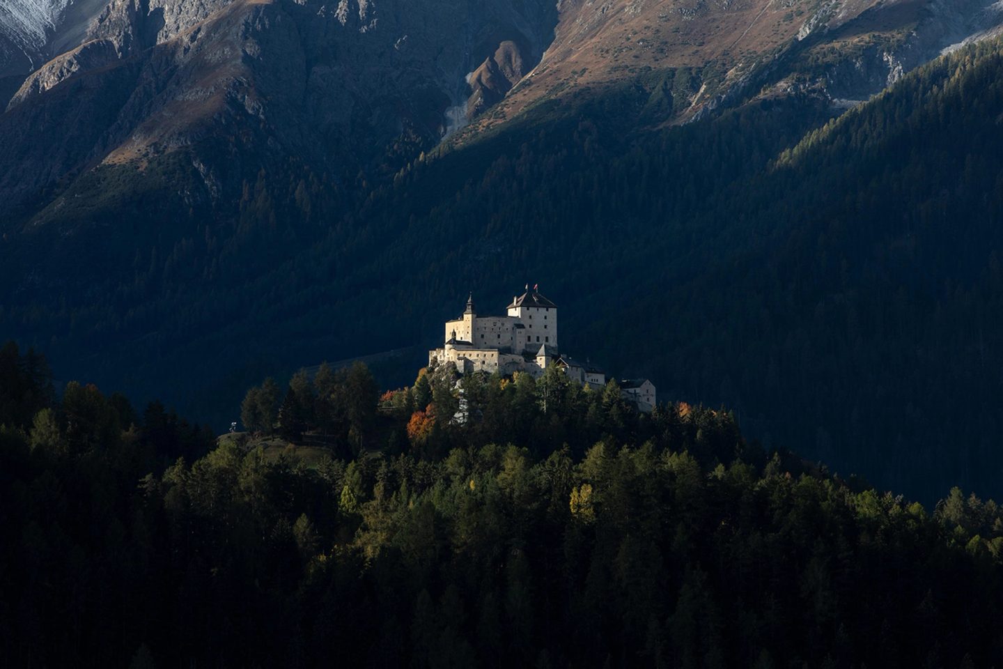 Chastè da Tarasp, Schloss Tarasp, Tarasp Castle