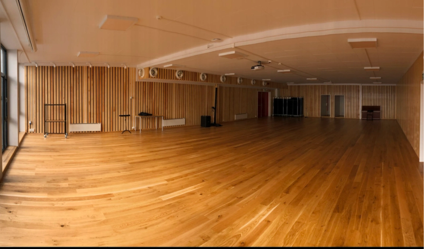 Alstad ungdomsskoles musikkrom