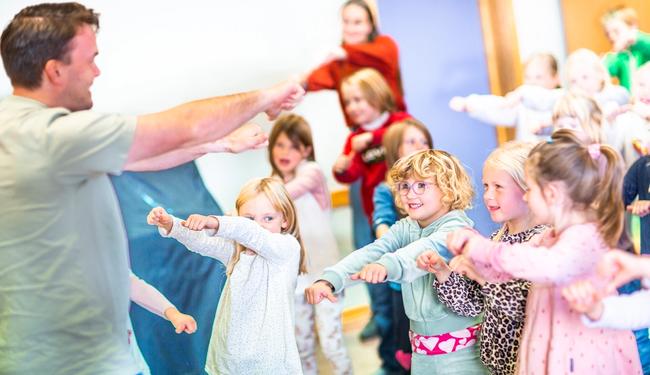 Syngende elever på Haslum skole
