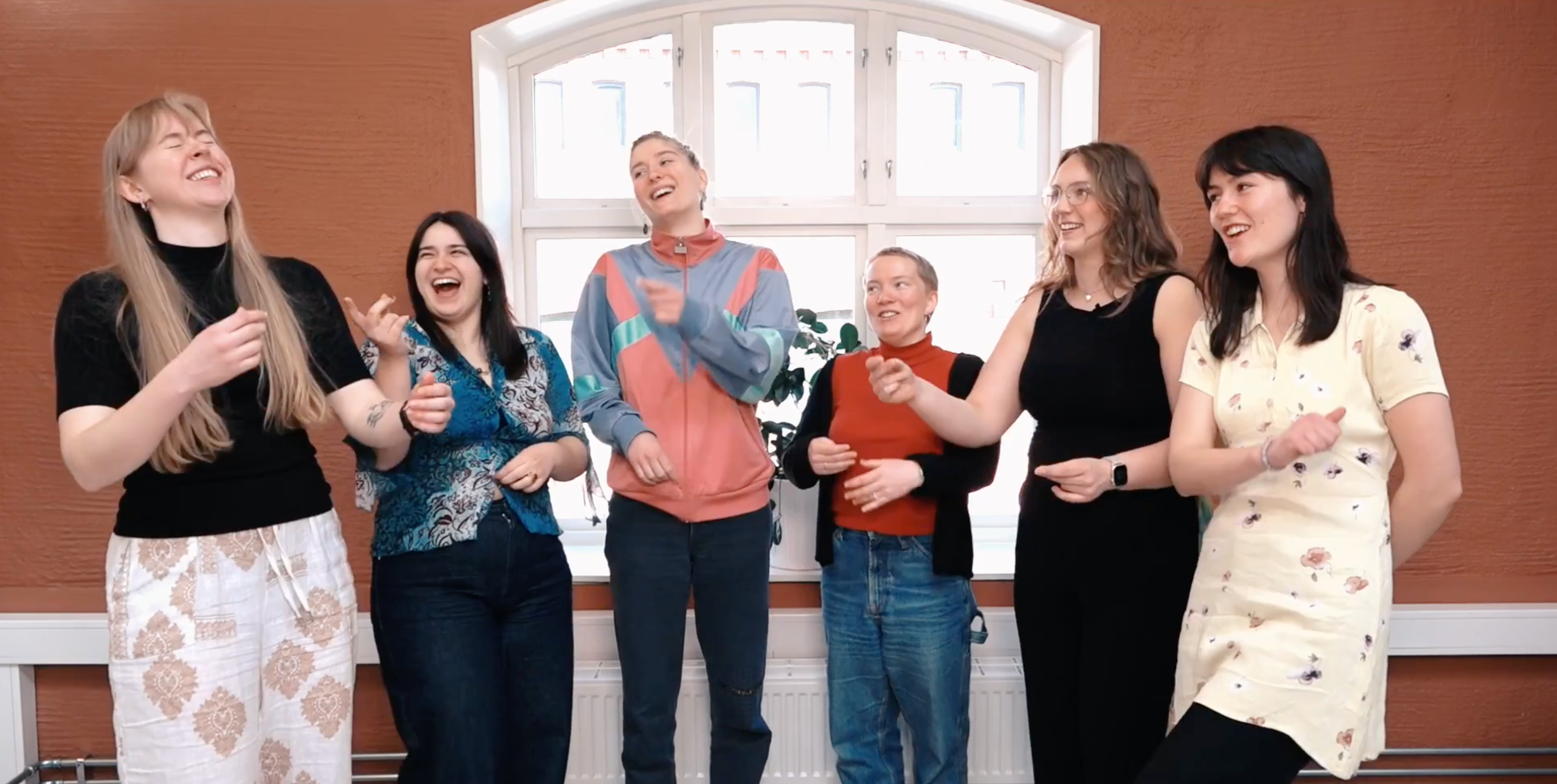 6 studenter i halvsirkel