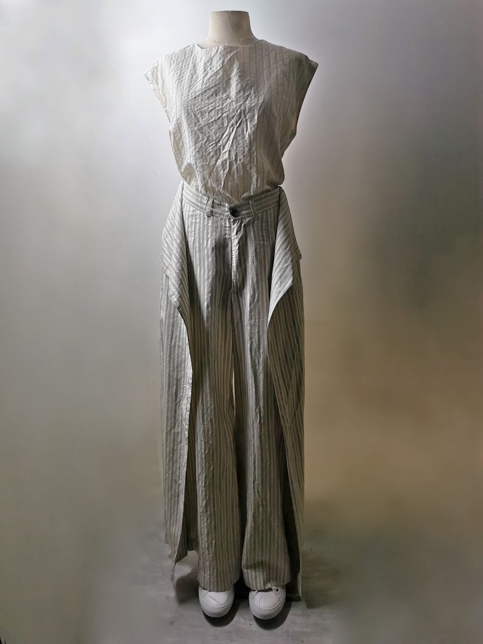 Sculptural Elegance
