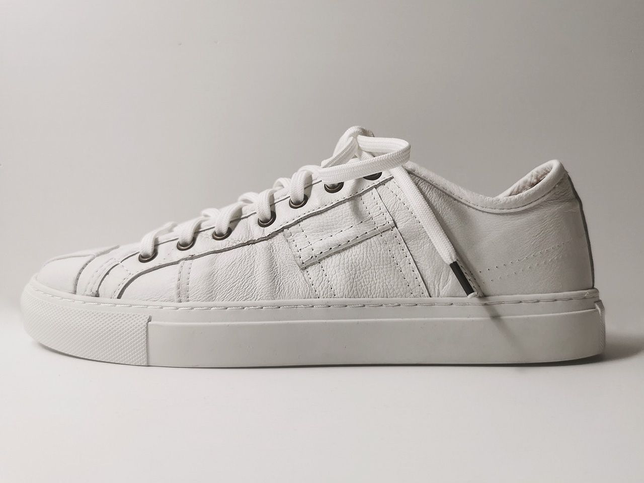 LUZ06 White