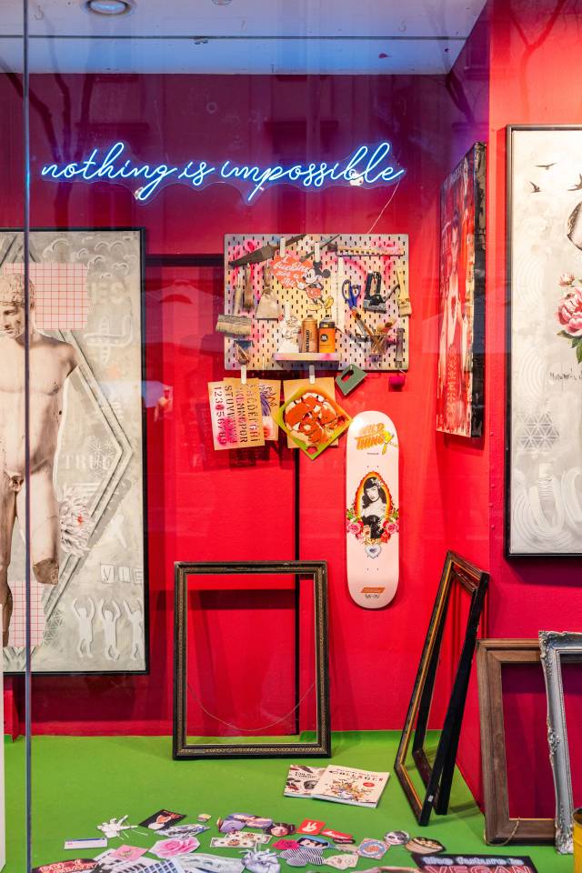 Neonschrift Nothing is Impossible Detailansicht