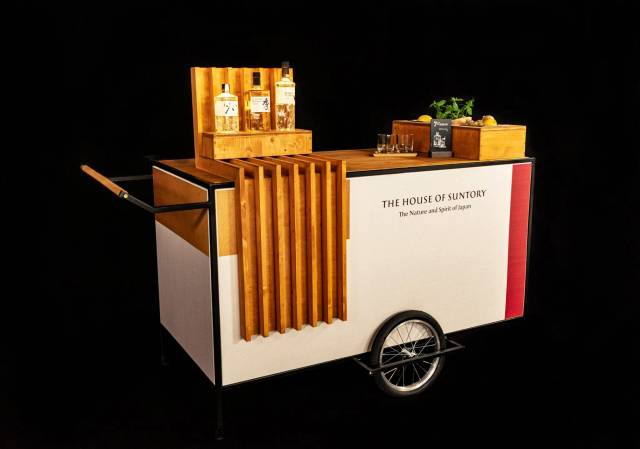 House of Suntory Barwagen seitlich