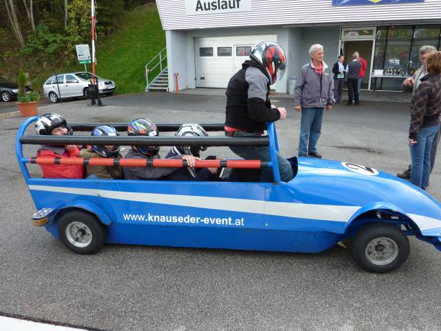 Teamfahrt im Gruppen-Kart