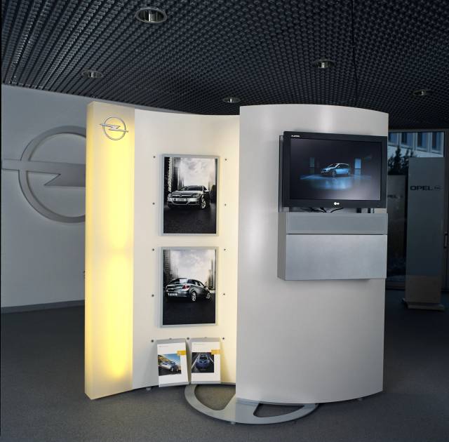 Opel Showroom Präsentationssäule