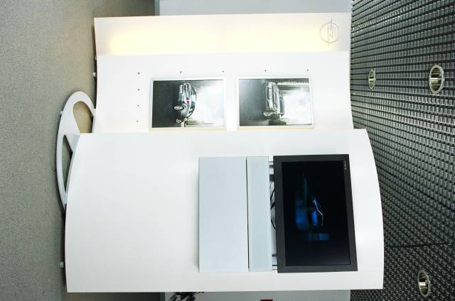 Opel Display mit aufgeklappten Panels