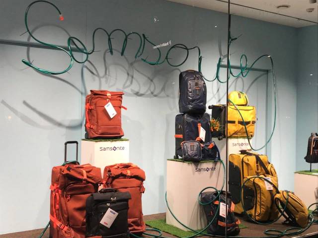 Samsonite Schaufenster Gepäck-Präsentation