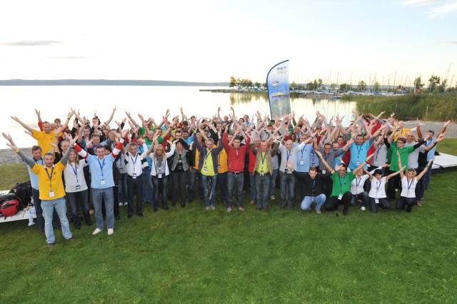 Gruppenphoto am Seeufer Incentive