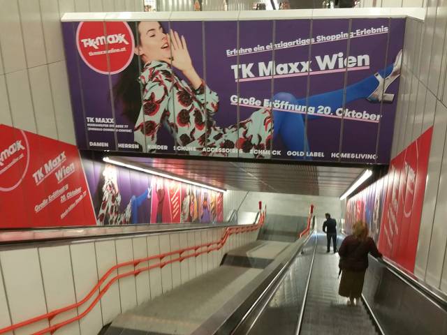 TK Maxx Wien U-Bahn Werbung Überblick
