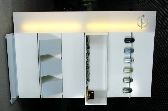 Opel Display geöffnet mit Farbpalette