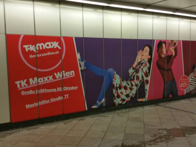 TK Maxx Wien U-Bahn Werbeplakat Eröffnung