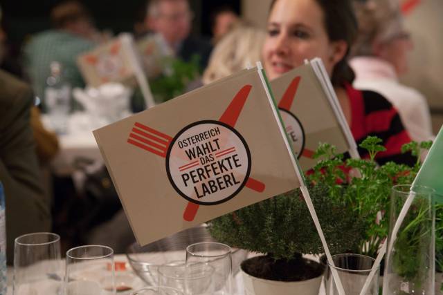 Knorr Laberl-Wahl Tischfahnen Eventdekoration