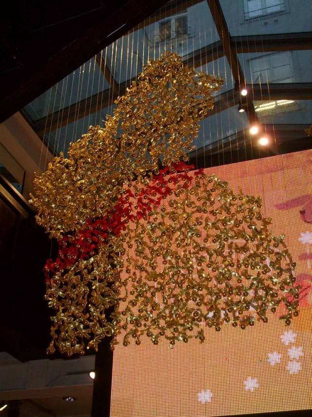 Weihnachtsdekoration Einkaufszentrum hängend