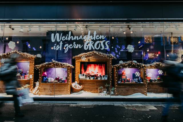 GROSS Weihnachtsschaufenster warme Beleuchtung