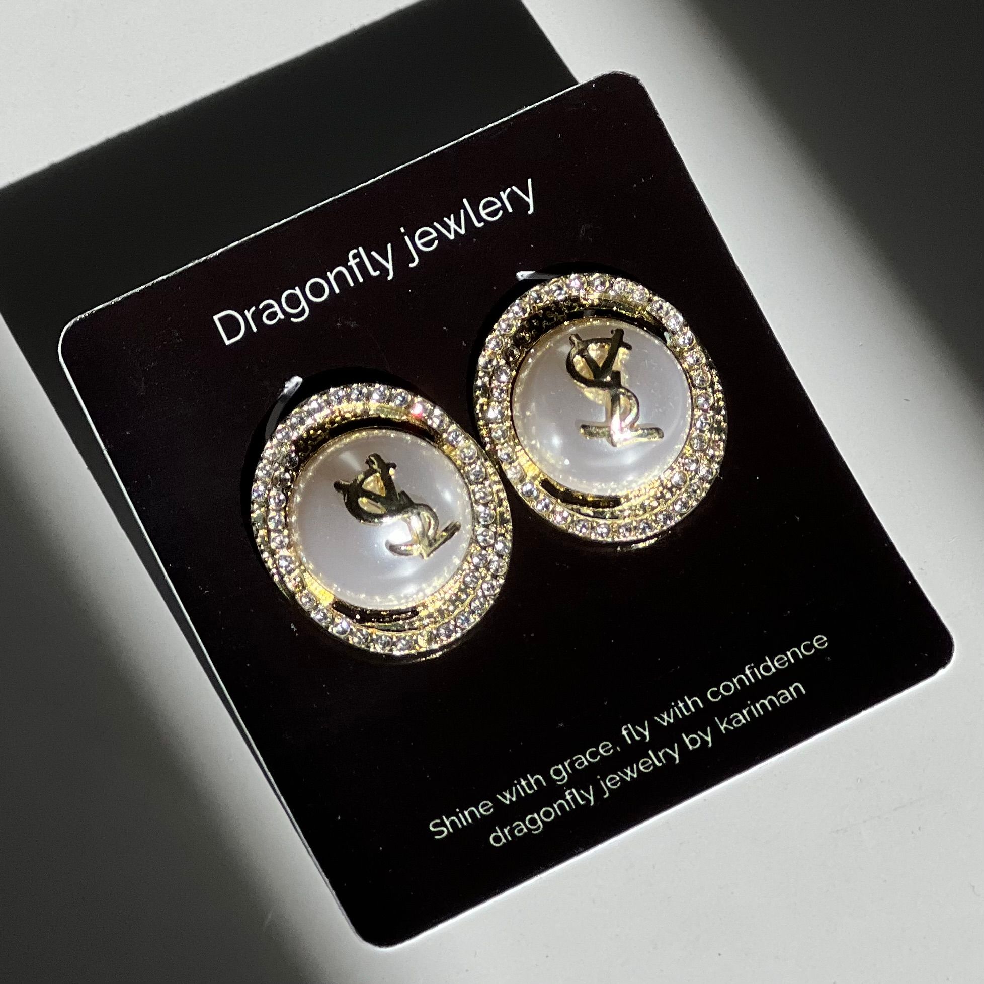 Boucles Yves Saint Laurent en perle - Image 1