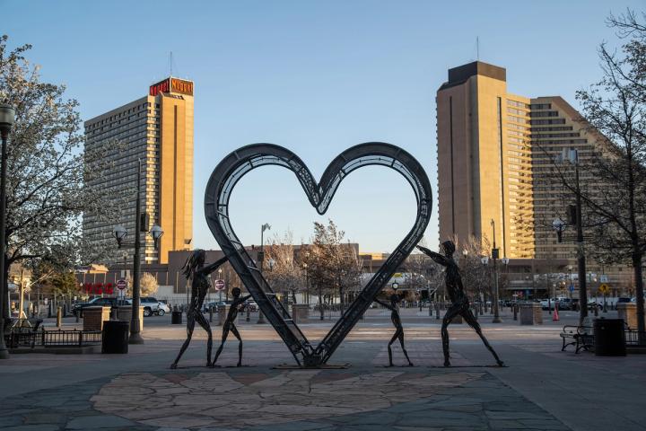 Heart shaped art piece displayed in Sparks, Nevad