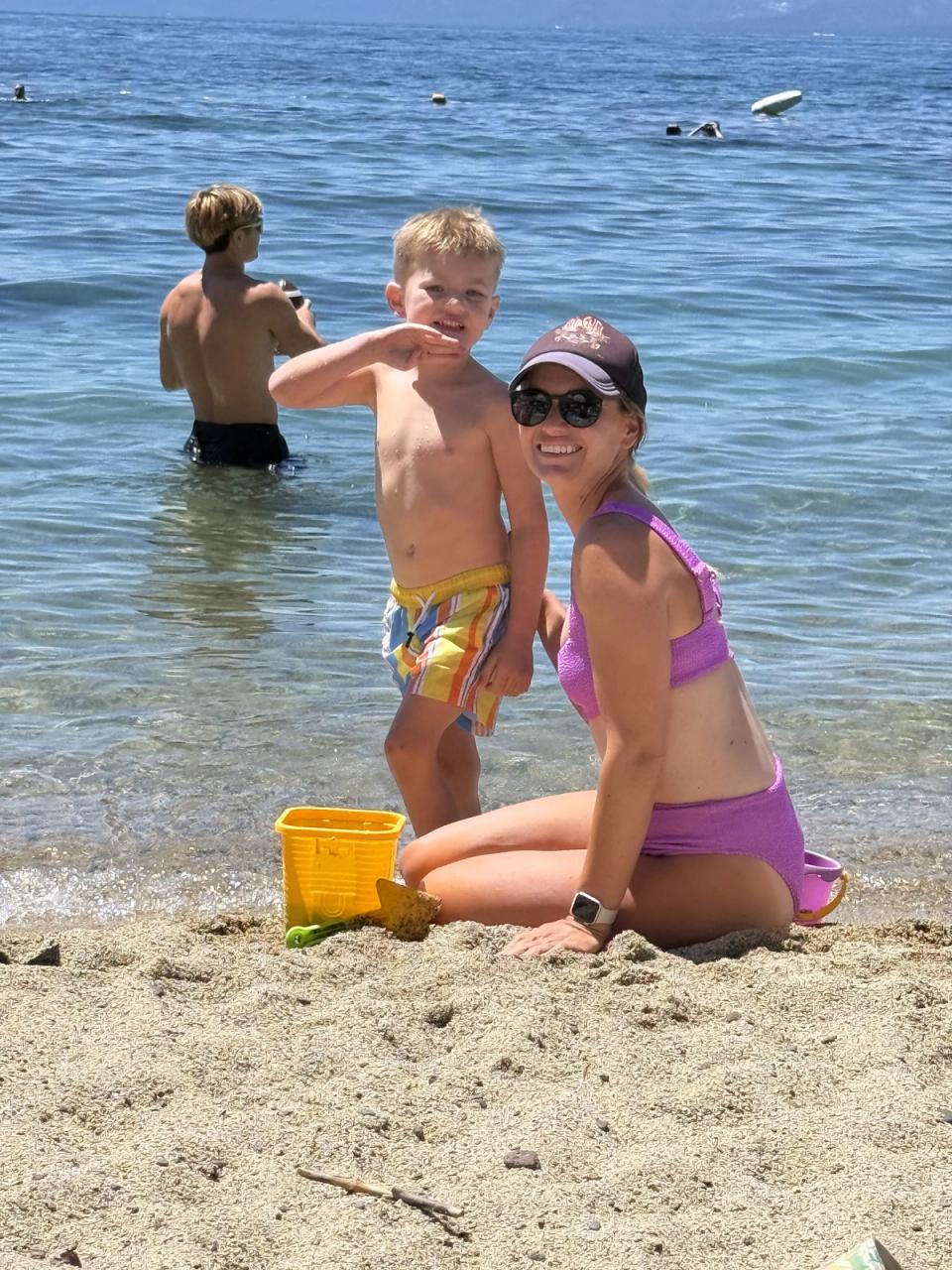 Family beach day at Round Hill Pines Beach